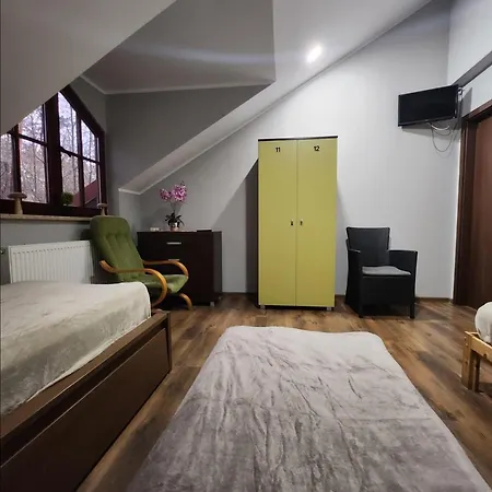 بيت ضيافة Wiekowa Sosna Zalesie Gorne