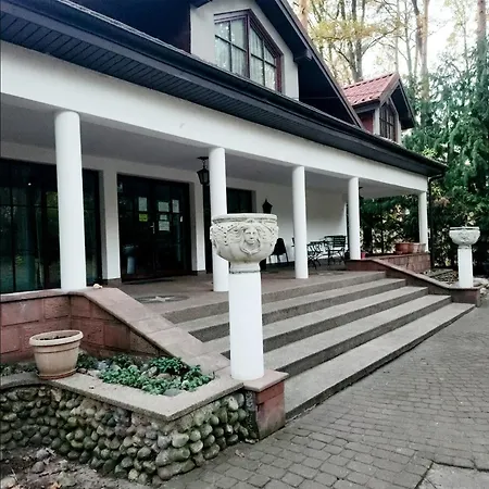 بيت ضيافة Wiekowa Sosna Zalesie Gorne