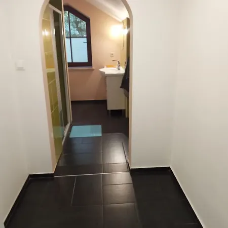 بيت ضيافة Wiekowa Sosna Zalesie Gorne