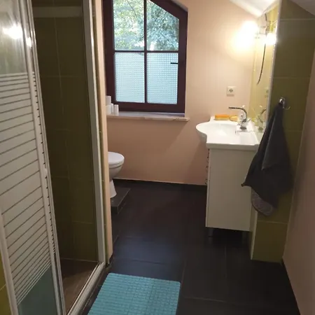 بيت ضيافة Wiekowa Sosna Zalesie Gorne