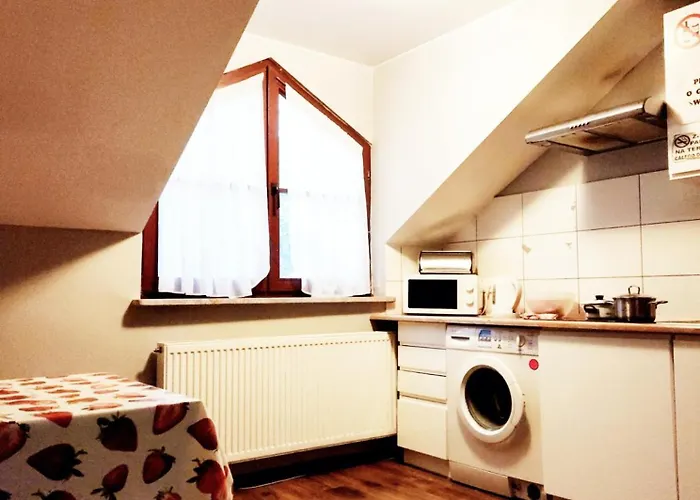 Wiekowa Sosna Pensjonat Zalesie Gorne