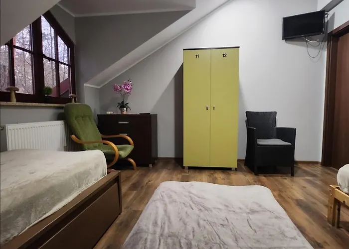 Pensjonat Wiekowa Sosna Zalesie Gorne