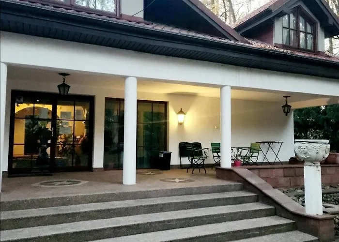 Wiekowa Sosna Pensjonat Zalesie Gorne