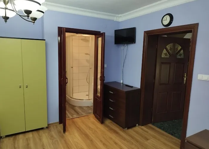 Pensjonat Wiekowa Sosna *